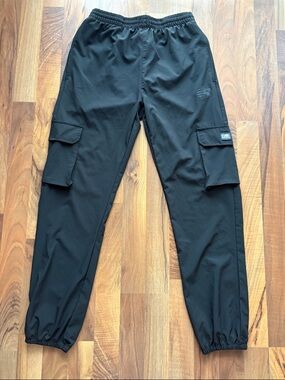 New Balance Men’s Size M Black Cargo Track Pants